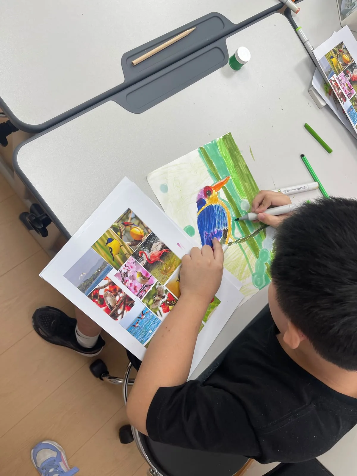 🎨循序接觸多元畫材，麥克筆×蠟筆結合創作鳥兒畫作 🖍️