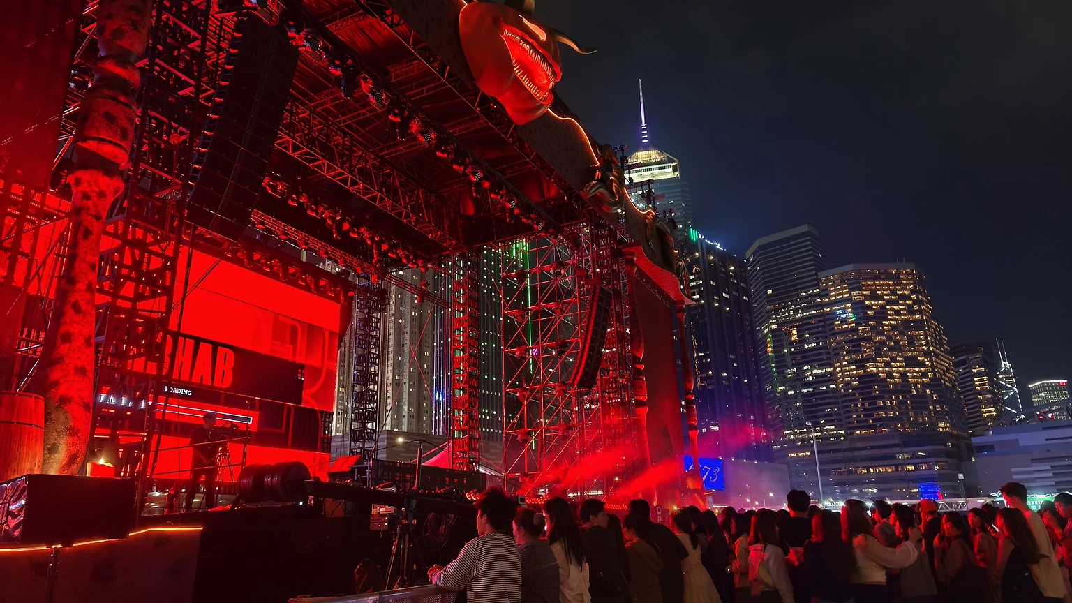 【灣仔萬聖節】Spooky Halloween 2026音樂嘉年華：Meovv、Ne-Yo陣容、巨人打卡位及門票懶人包