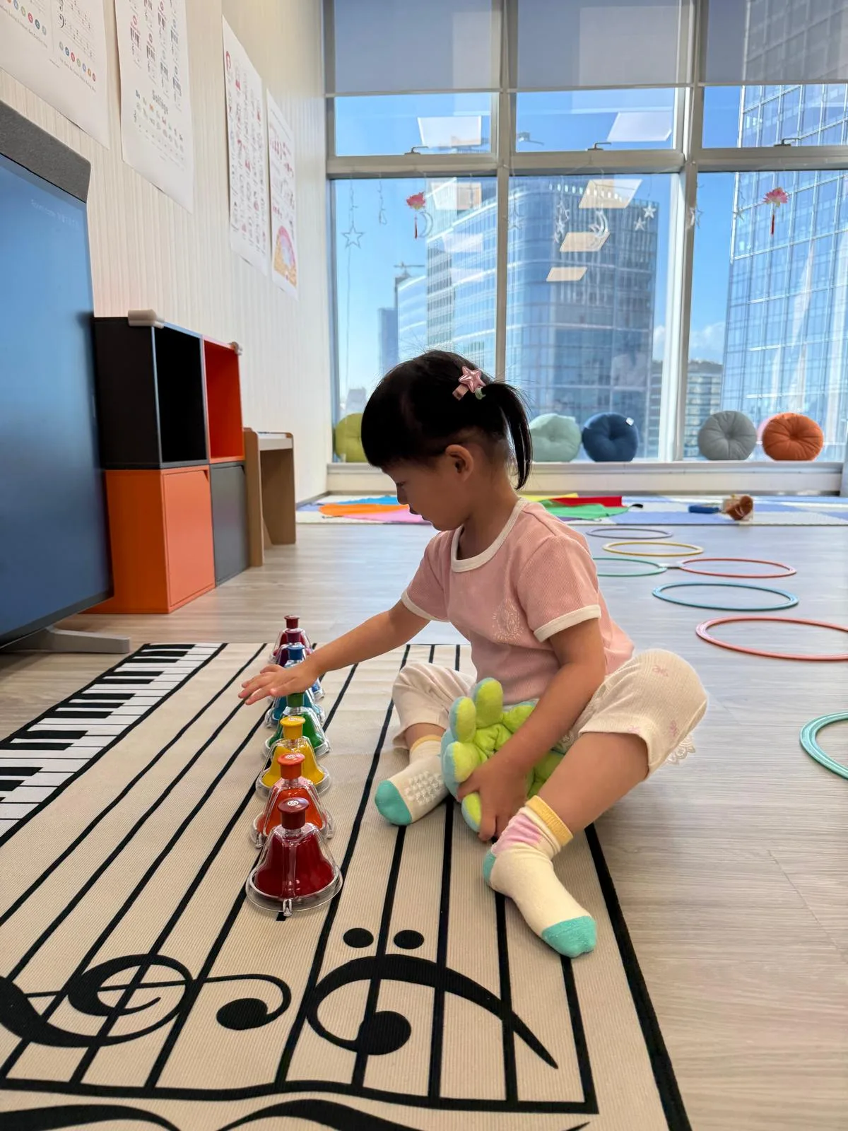 一直以來我都以為個囡淨係鍾意科學數學，點知原來佢對音樂都有興趣 😮‼️